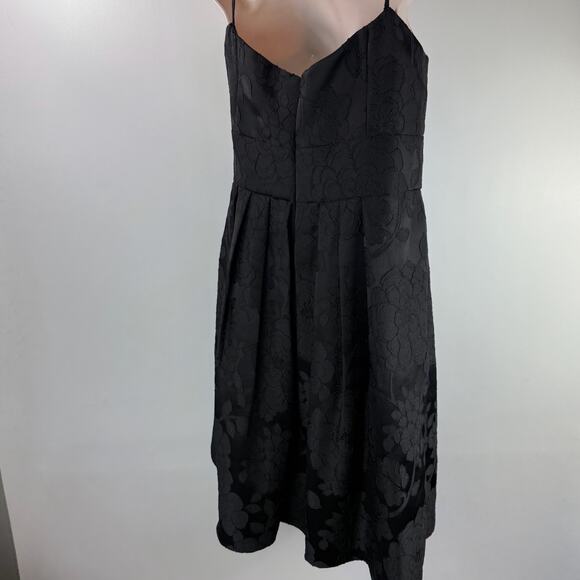 David's Bridal Black Embossed Flower Design Size 18 Womans - Picture 8 of 13